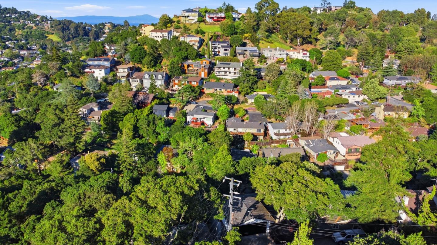 Detail Gallery Image 49 of 55 For 104 Winding Way, San Carlos,  CA 94070 - 3 Beds | 2 Baths