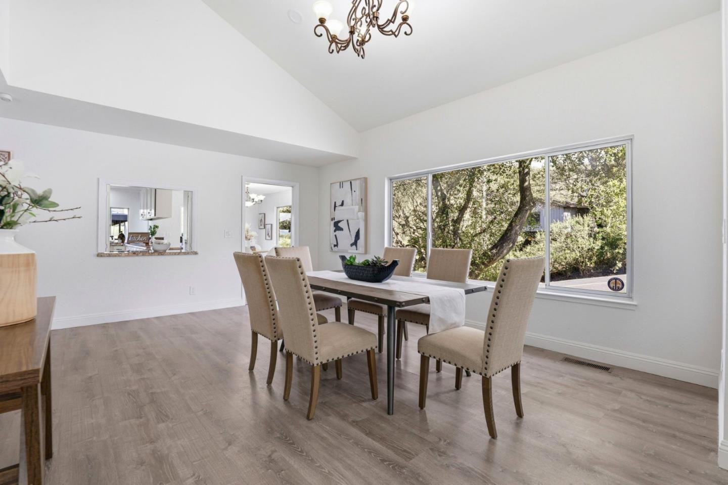 Detail Gallery Image 14 of 99 For 17112 Shady Lane Dr, Morgan Hill,  CA 95037 - 5 Beds | 4/1 Baths