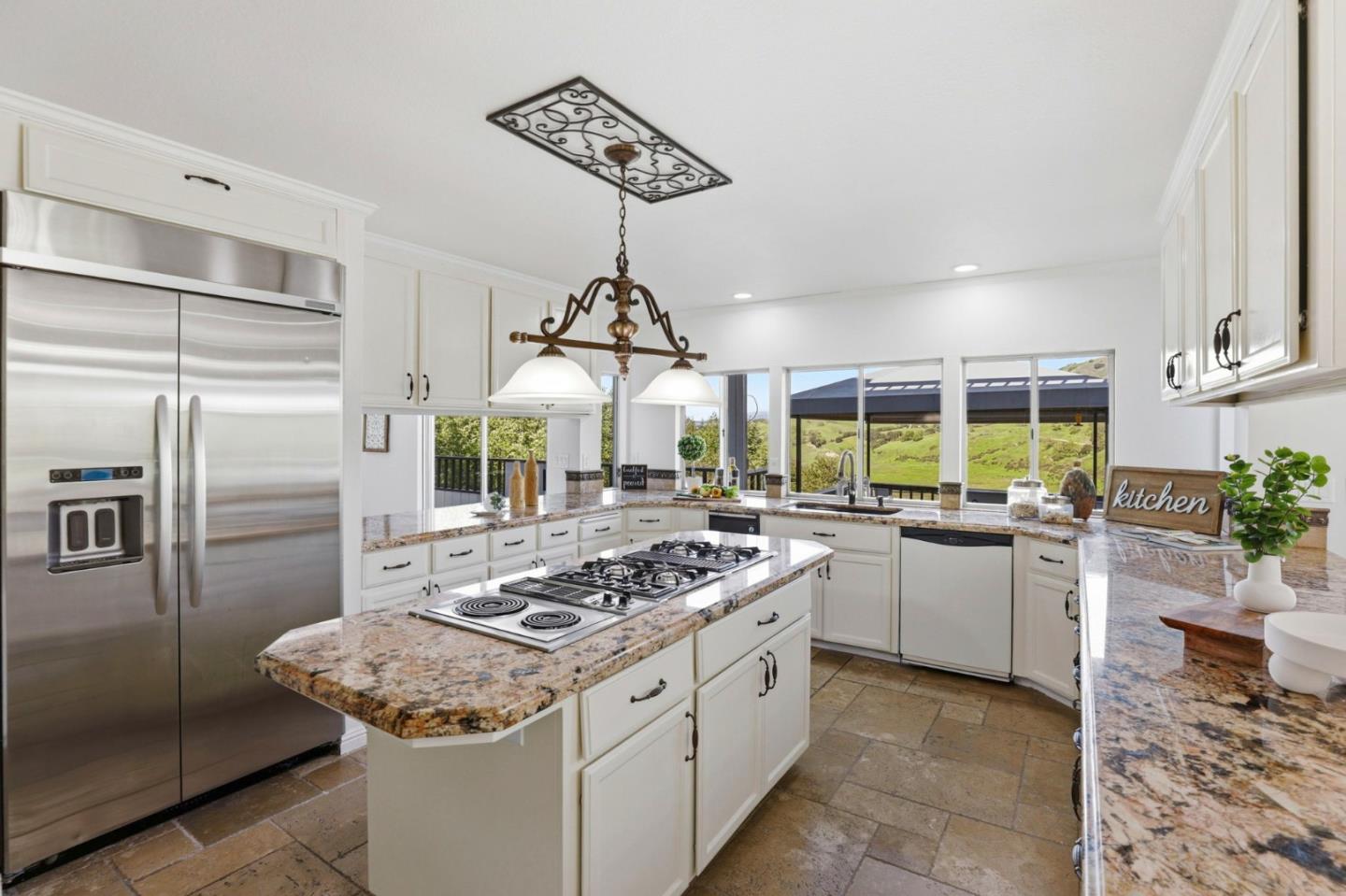 Detail Gallery Image 18 of 99 For 17112 Shady Lane Dr, Morgan Hill,  CA 95037 - 5 Beds | 4/1 Baths