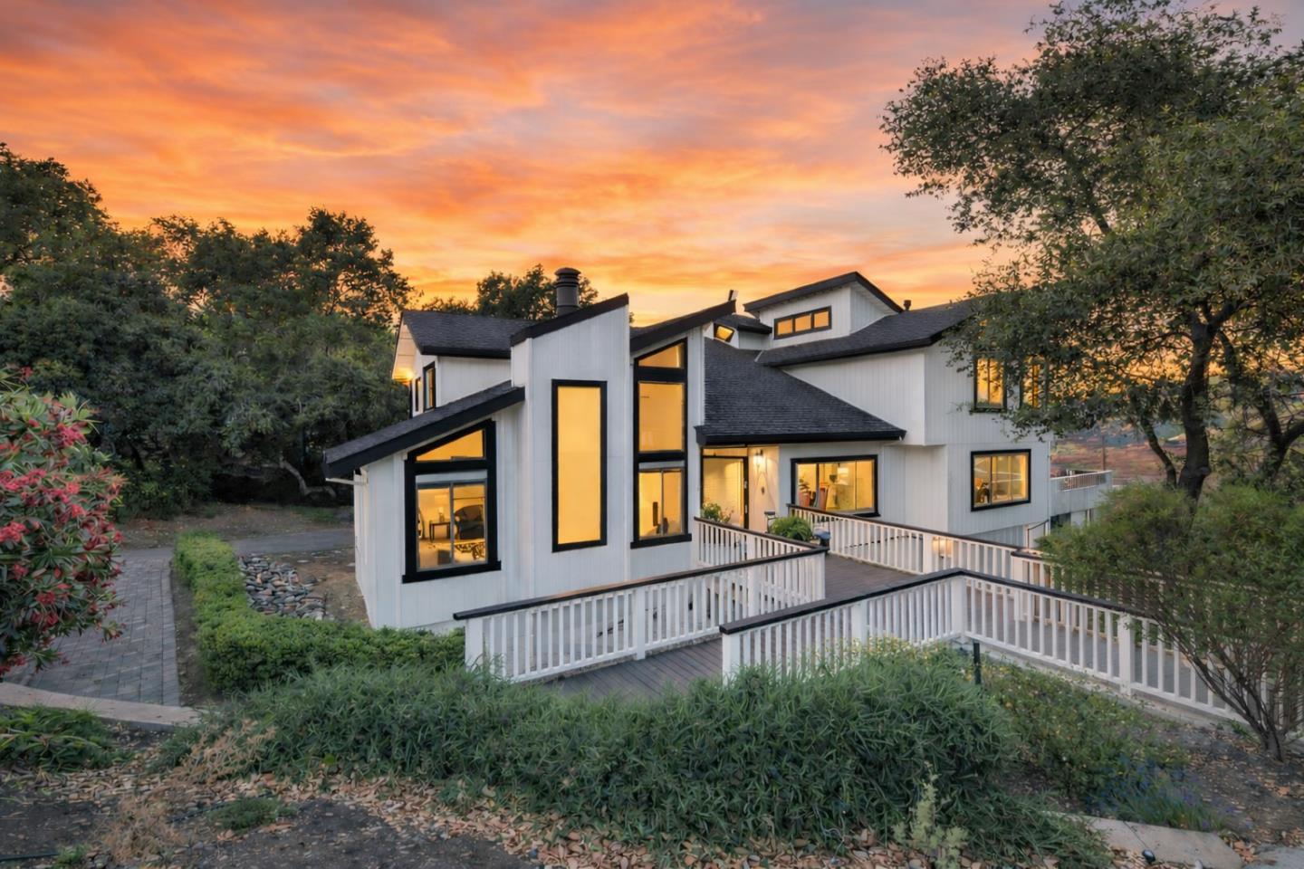 10177 Camberley Lane, Cupertino, CA, 95014