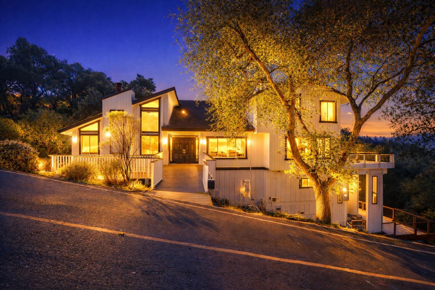 Detail Gallery Image 4 of 99 For 17112 Shady Lane Dr, Morgan Hill,  CA 95037 - 5 Beds | 4/1 Baths