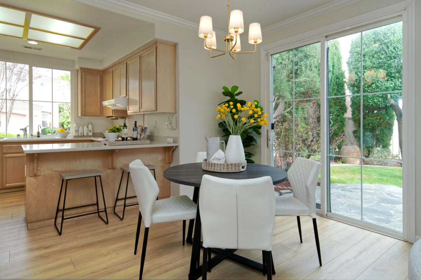 Detail Gallery Image 15 of 65 For 5805 Chambertin Dr, San Jose,  CA 95118 - 3 Beds | 2/1 Baths