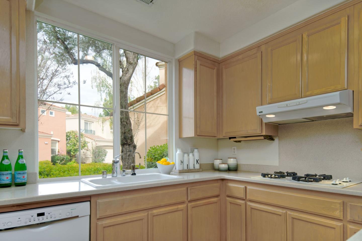 Detail Gallery Image 19 of 65 For 5805 Chambertin Dr, San Jose,  CA 95118 - 3 Beds | 2/1 Baths