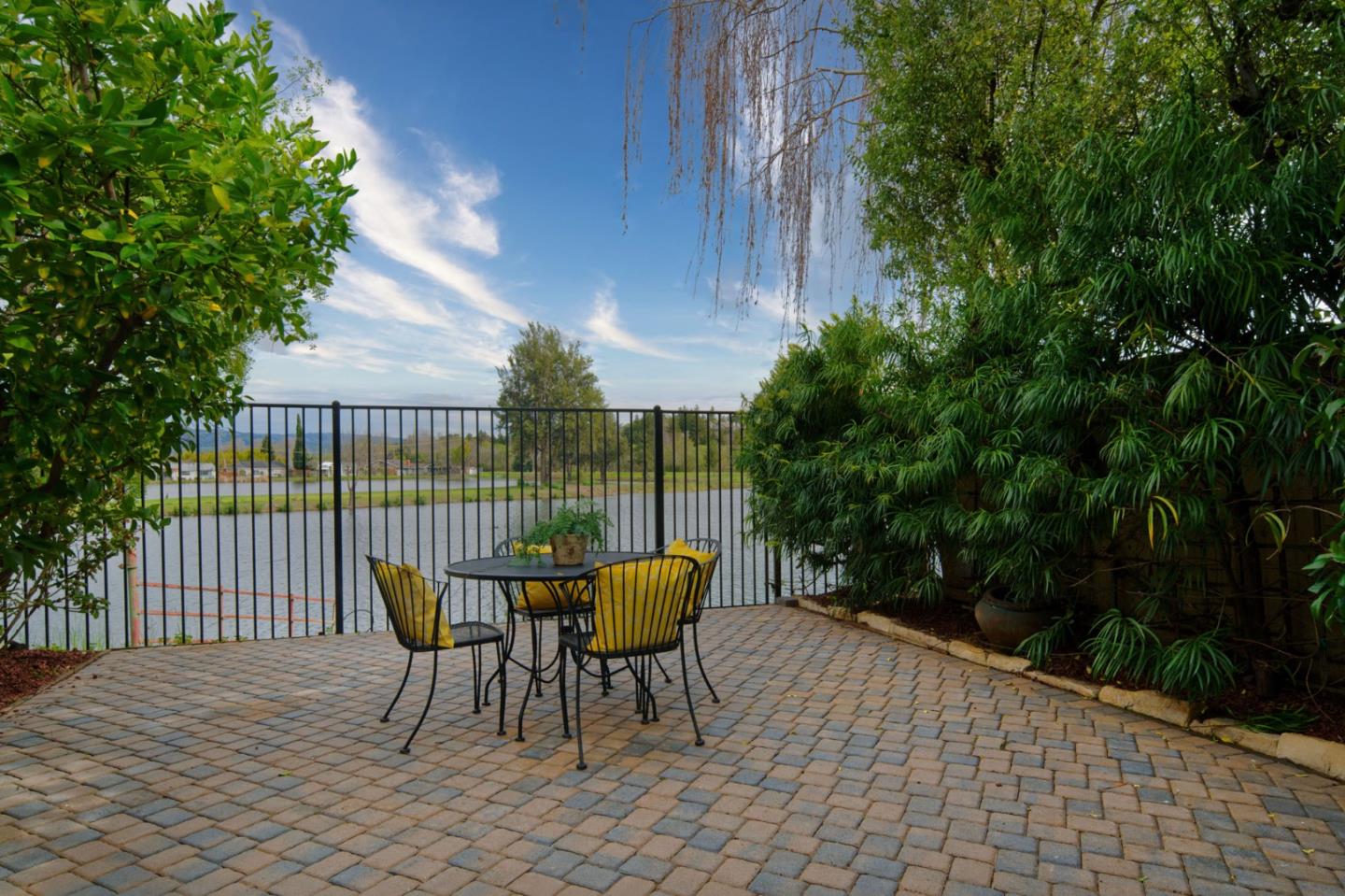 Detail Gallery Image 43 of 65 For 5805 Chambertin Dr, San Jose,  CA 95118 - 3 Beds | 2/1 Baths