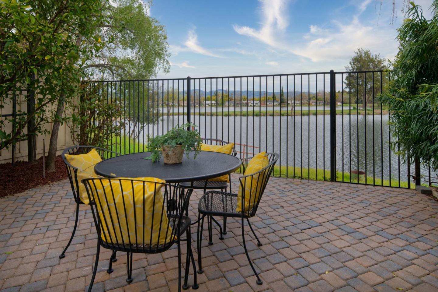 Detail Gallery Image 44 of 65 For 5805 Chambertin Dr, San Jose,  CA 95118 - 3 Beds | 2/1 Baths