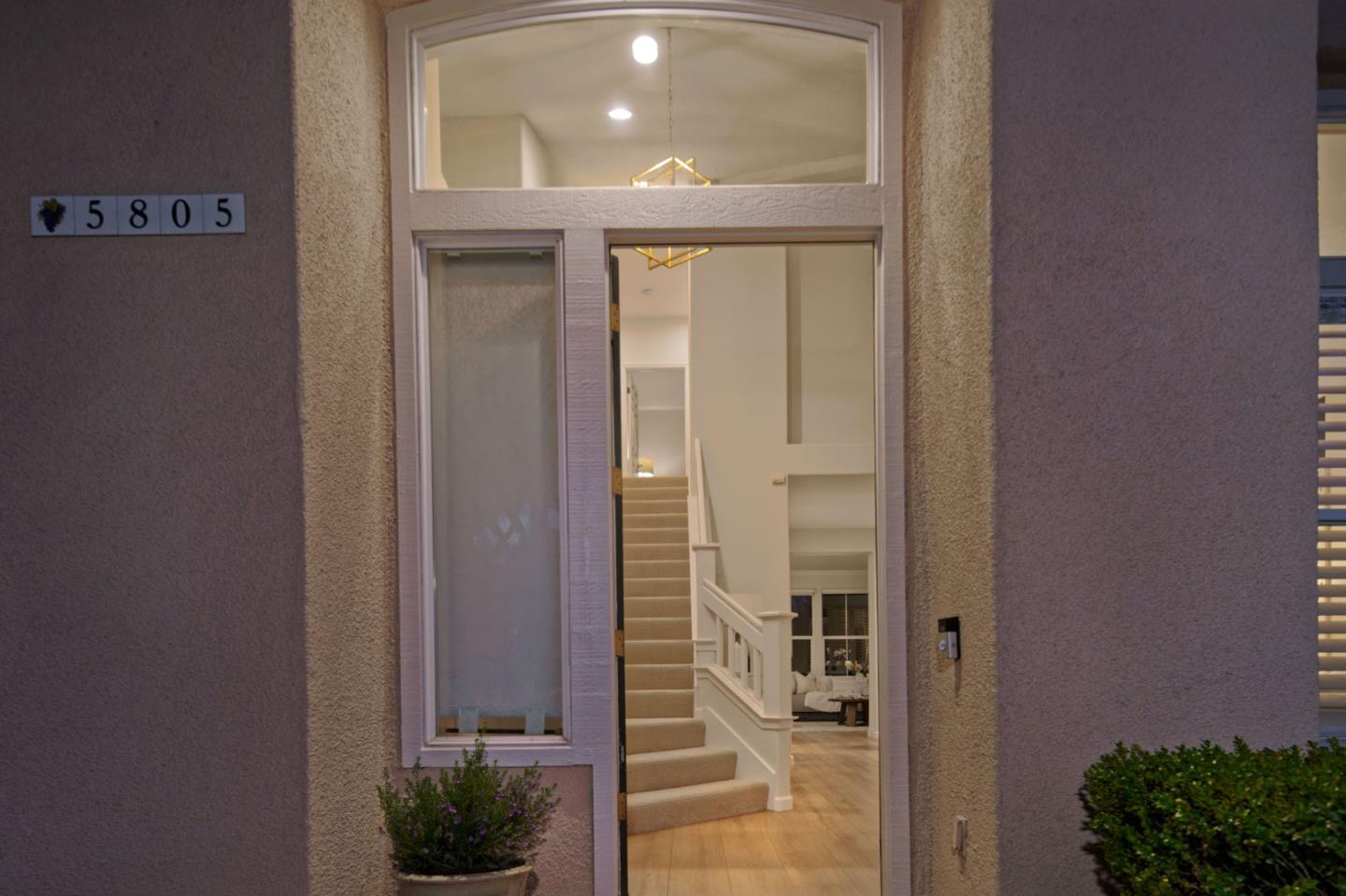 Detail Gallery Image 5 of 65 For 5805 Chambertin Dr, San Jose,  CA 95118 - 3 Beds | 2/1 Baths