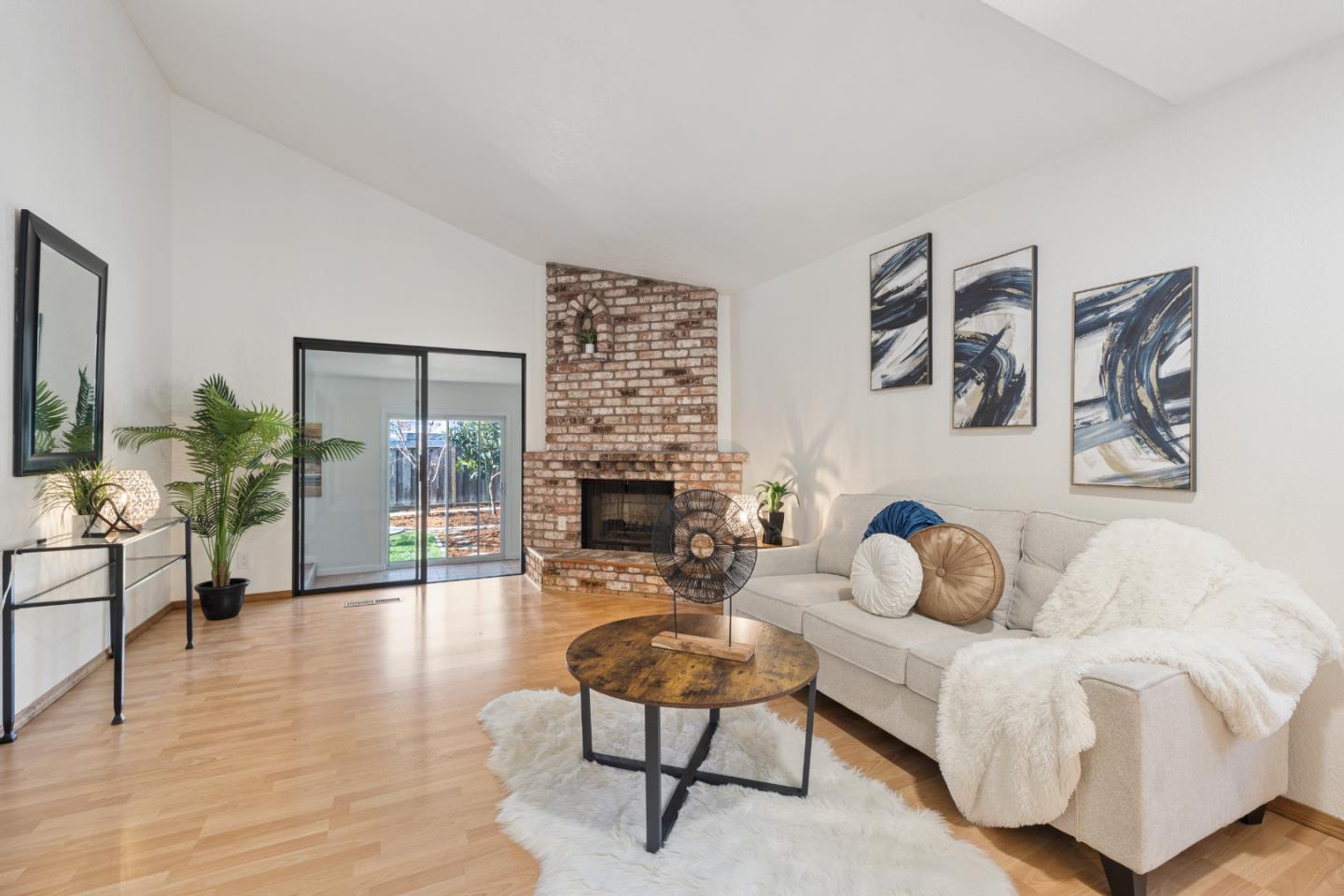 Detail Gallery Image 10 of 25 For 563 N 21st St, San Jose,  CA 95112 - 3 Beds | 2/1 Baths