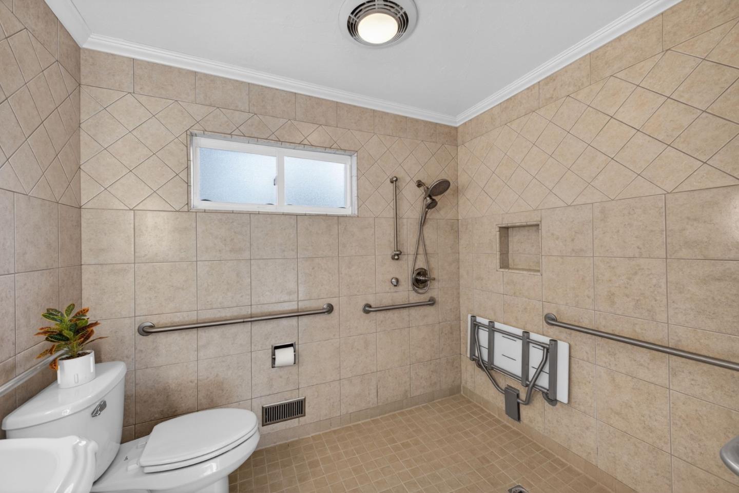 Detail Gallery Image 12 of 33 For 632 Lanfair Dr, San Jose,  CA 95136 - 5 Beds | 3 Baths