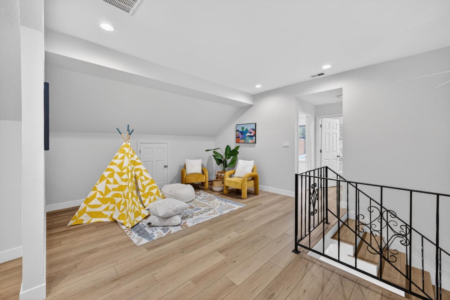 Detail Gallery Image 20 of 33 For 632 Lanfair Dr, San Jose,  CA 95136 - 5 Beds | 3 Baths