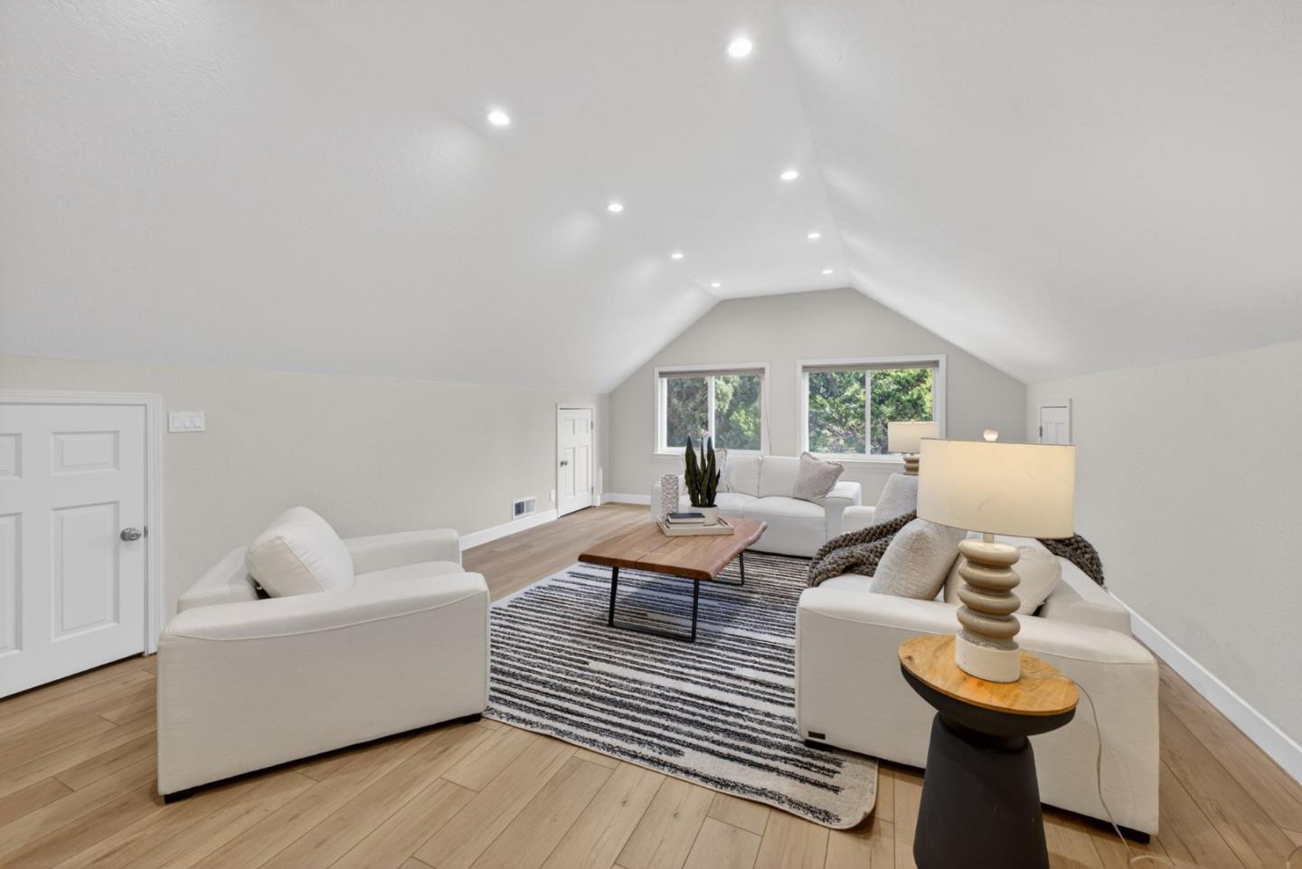 Detail Gallery Image 22 of 33 For 632 Lanfair Dr, San Jose,  CA 95136 - 5 Beds | 3 Baths