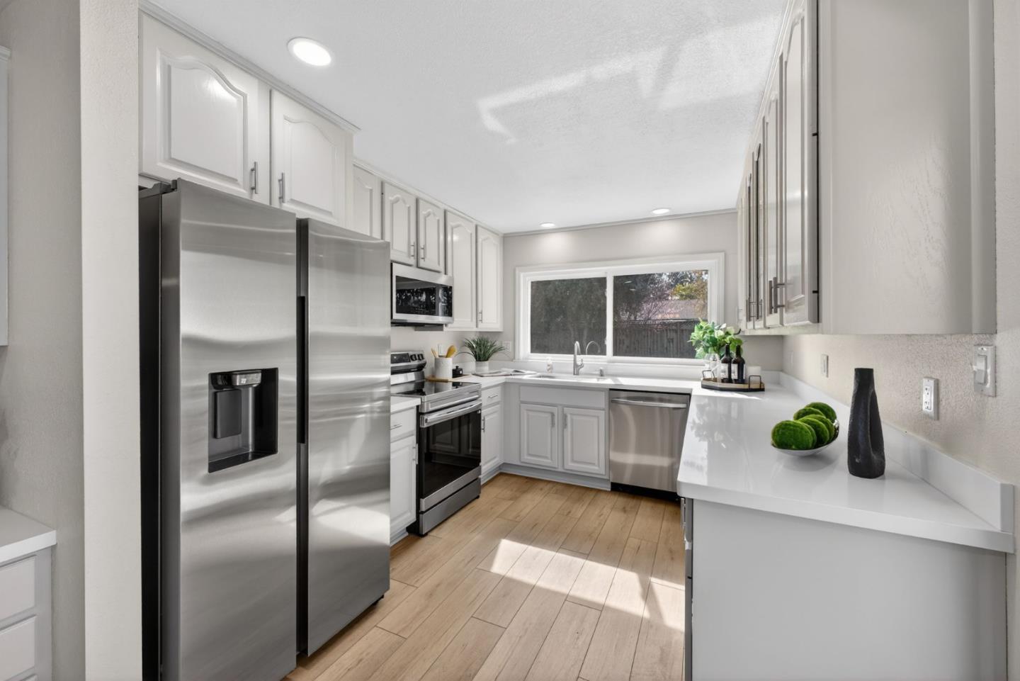 Detail Gallery Image 4 of 33 For 632 Lanfair Dr, San Jose,  CA 95136 - 5 Beds | 3 Baths