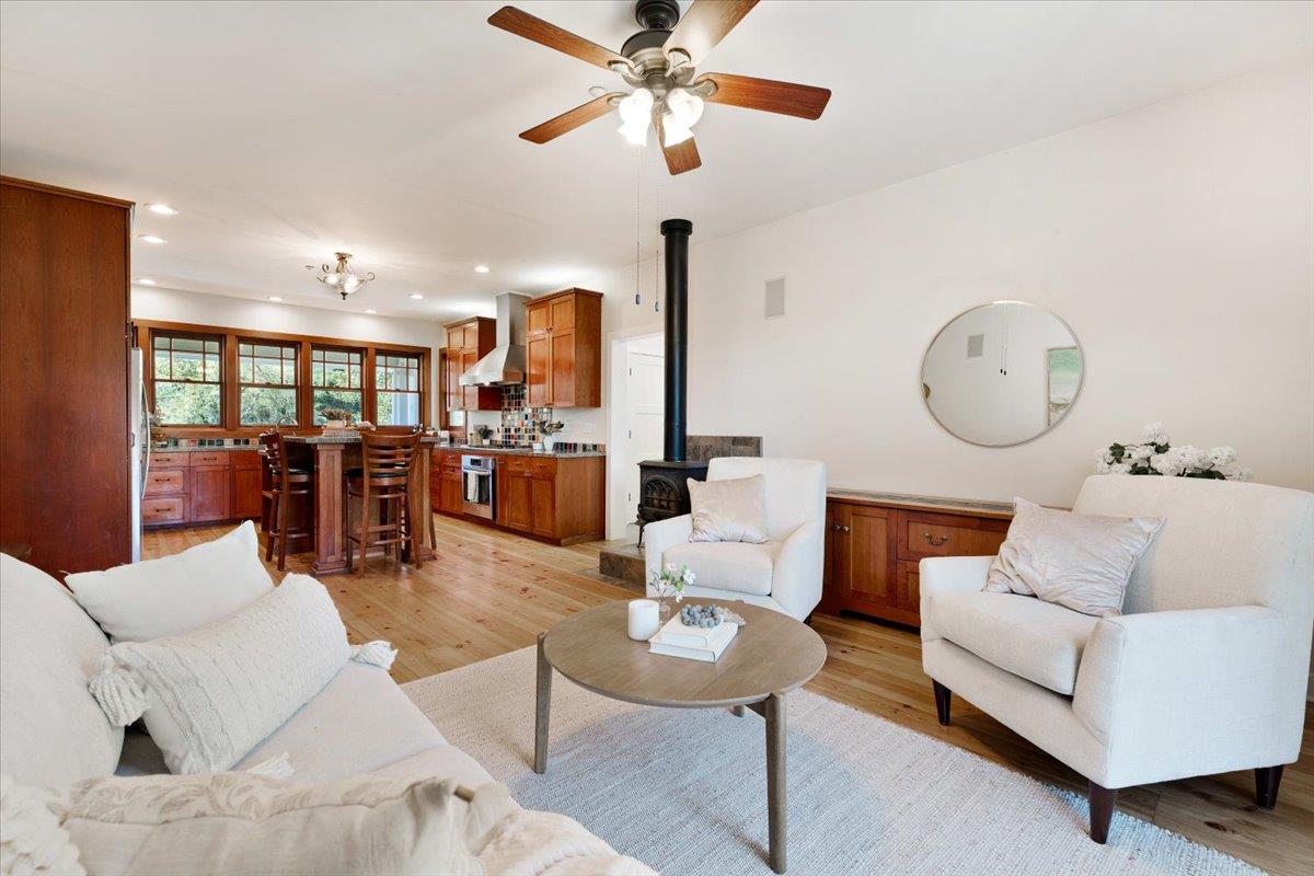 Detail Gallery Image 19 of 58 For 18101 Idylwild Rd, Los Gatos,  CA 95033 - 4 Beds | 2/1 Baths