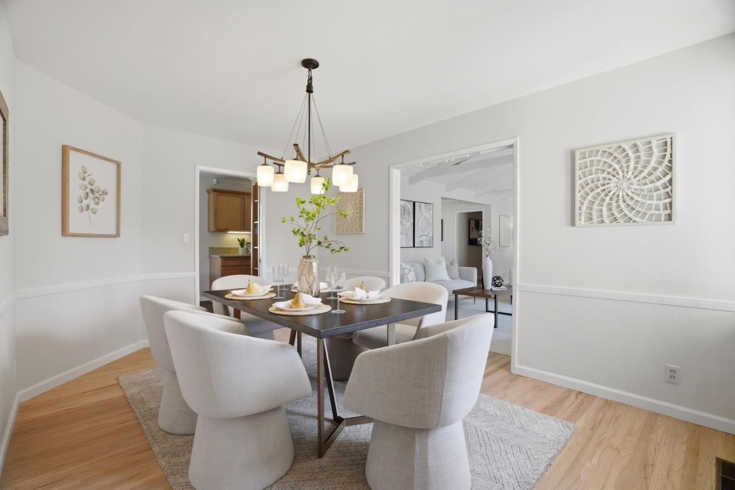 Detail Gallery Image 12 of 44 For 18940 Westview Dr, Saratoga,  CA 95070 - 3 Beds | 2/1 Baths