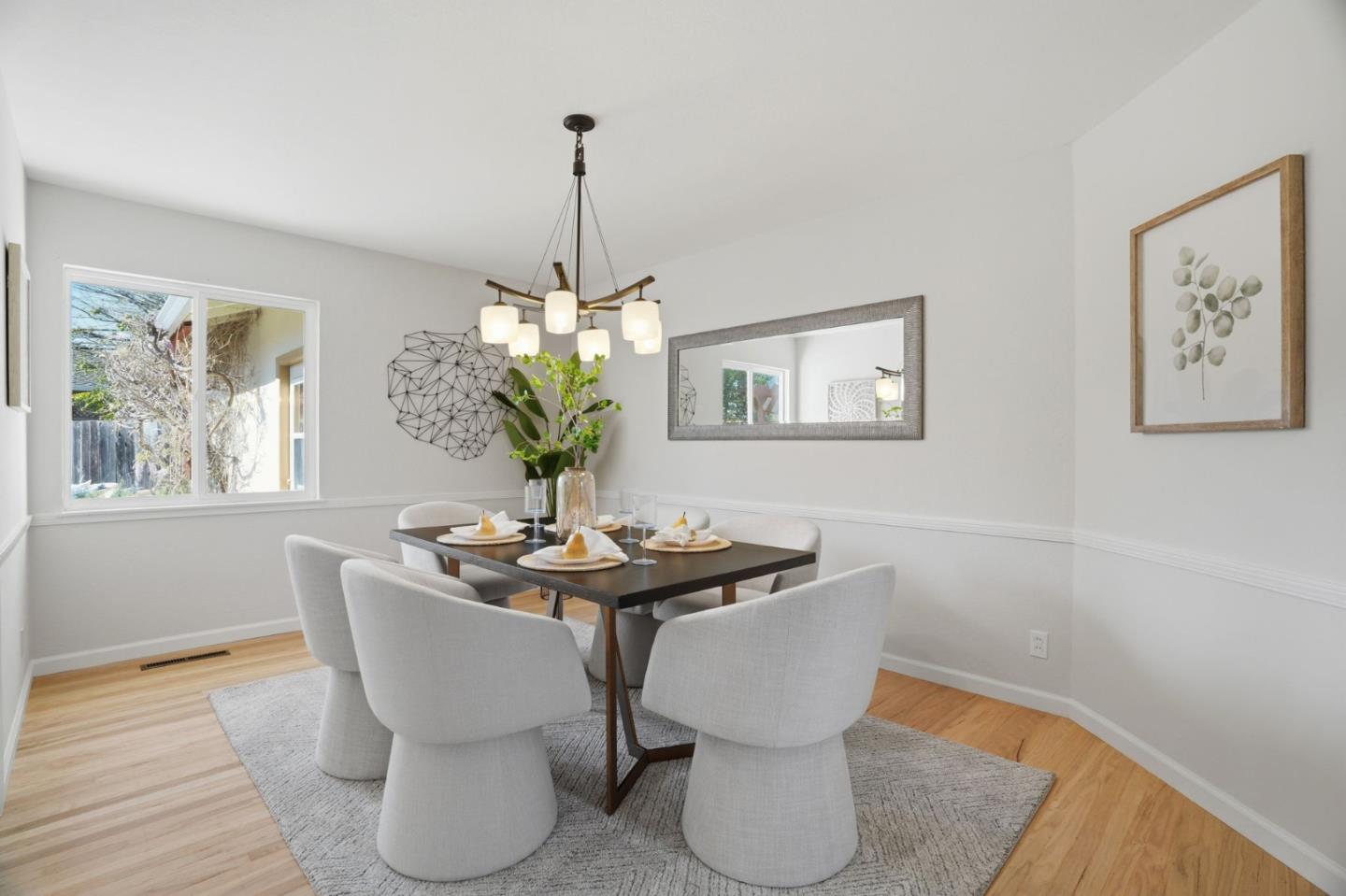 Detail Gallery Image 13 of 44 For 18940 Westview Dr, Saratoga,  CA 95070 - 3 Beds | 2/1 Baths