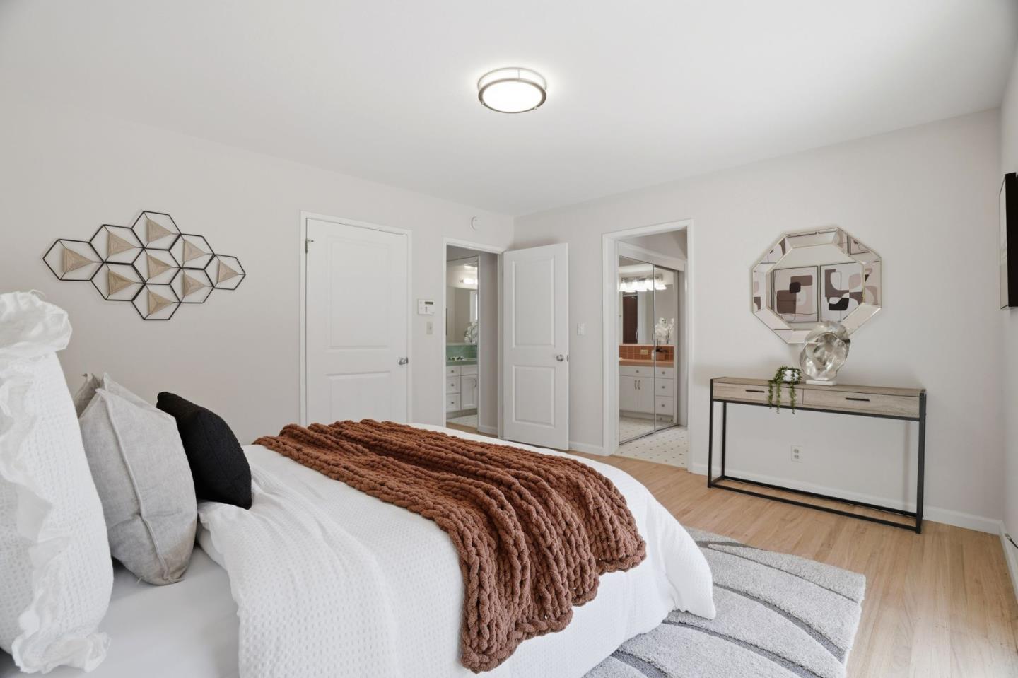 Detail Gallery Image 15 of 44 For 18940 Westview Dr, Saratoga,  CA 95070 - 3 Beds | 2/1 Baths