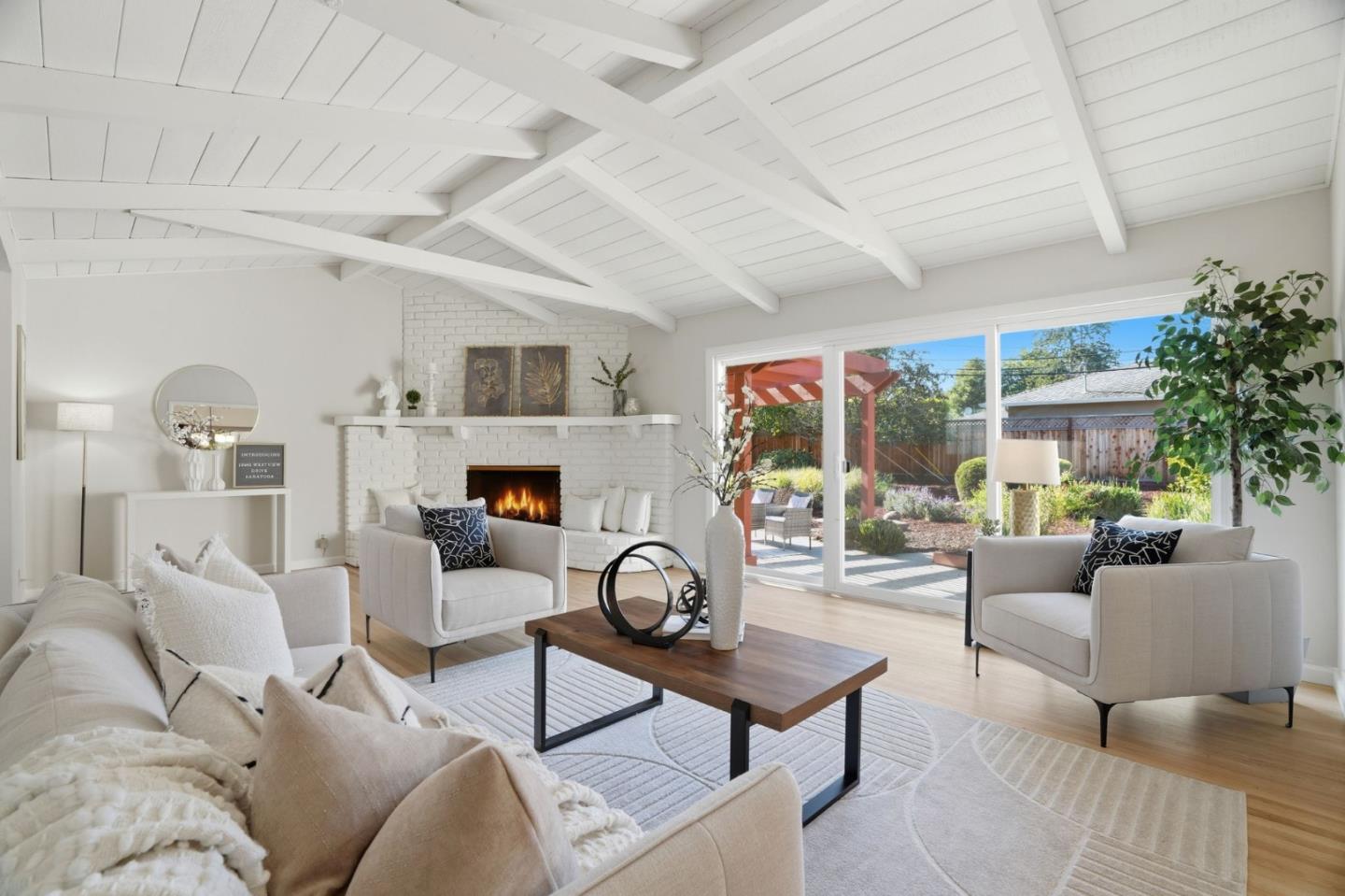 Detail Gallery Image 2 of 44 For 18940 Westview Dr, Saratoga,  CA 95070 - 3 Beds | 2/1 Baths