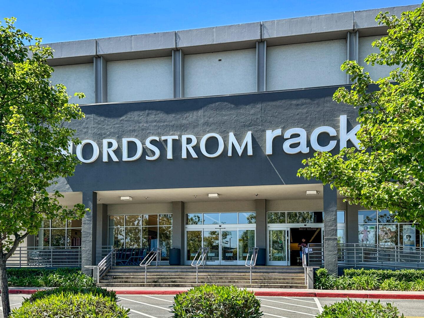 Detail Gallery Image 38 of 44 For 18940 Westview Dr, Saratoga,  CA 95070 - 3 Beds | 2/1 Baths