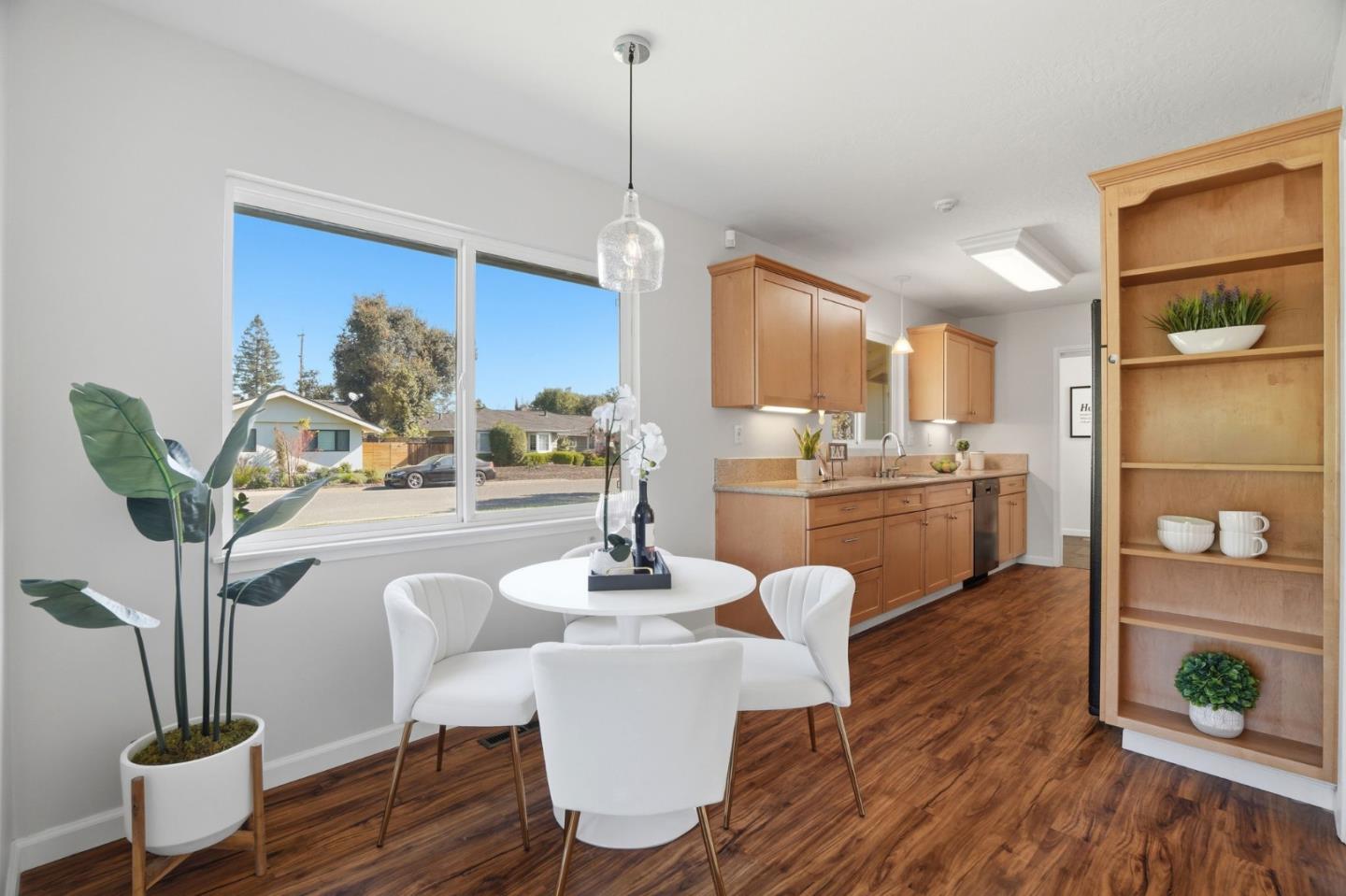 Detail Gallery Image 6 of 44 For 18940 Westview Dr, Saratoga,  CA 95070 - 3 Beds | 2/1 Baths