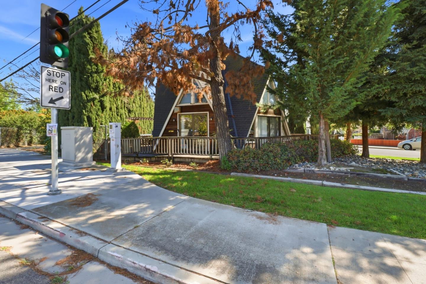 Detail Gallery Image 6 of 11 For 702 Minnesota Ave, San Jose,  CA 95125 - – Beds | – Baths