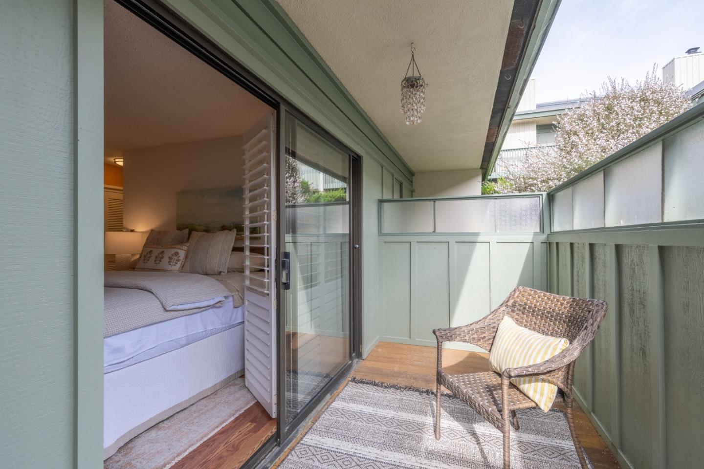 Detail Gallery Image 13 of 24 For 83 High Meadow Ln, Carmel,  CA 93923 - 3 Beds | 3 Baths