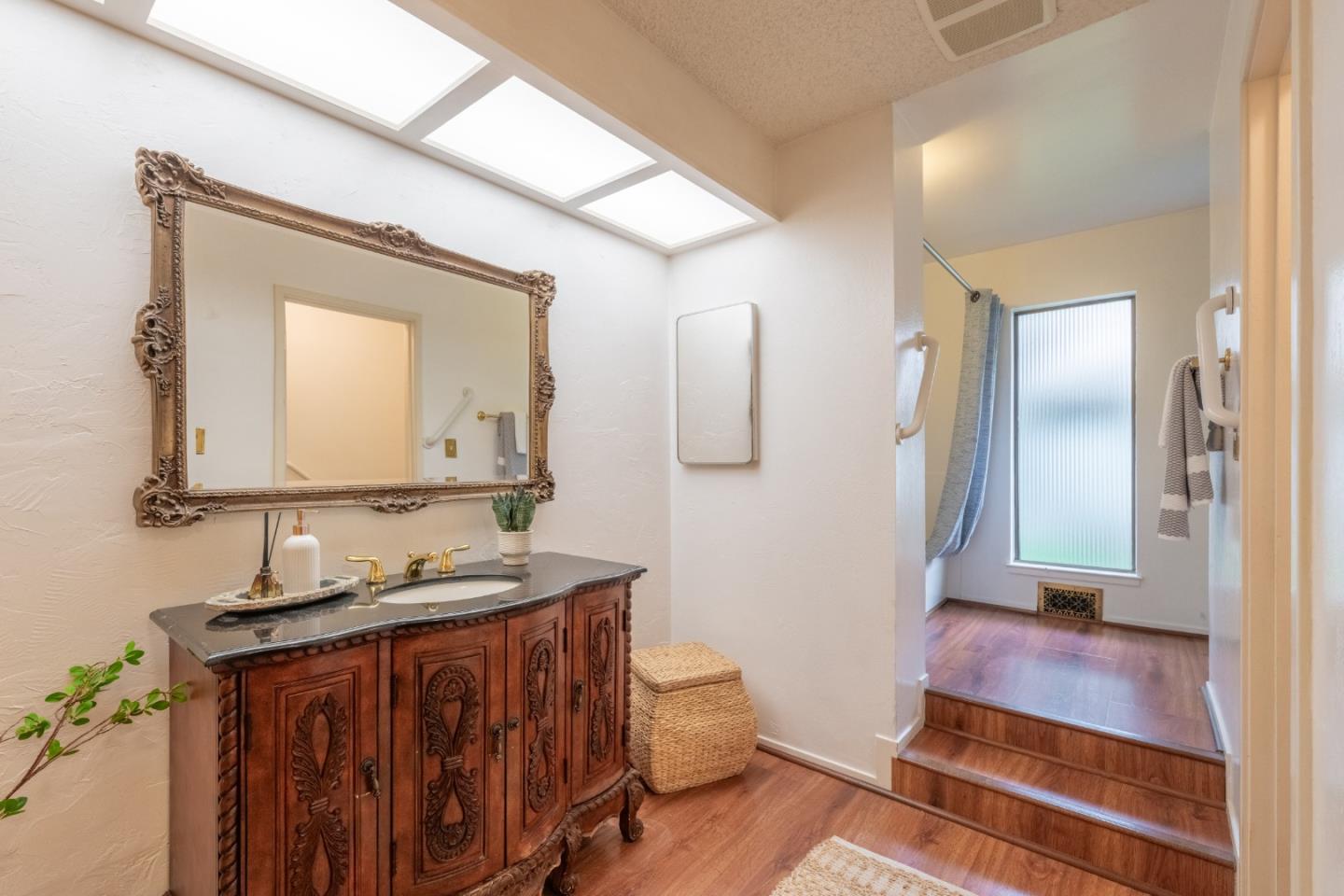 Detail Gallery Image 14 of 24 For 83 High Meadow Ln, Carmel,  CA 93923 - 3 Beds | 3 Baths