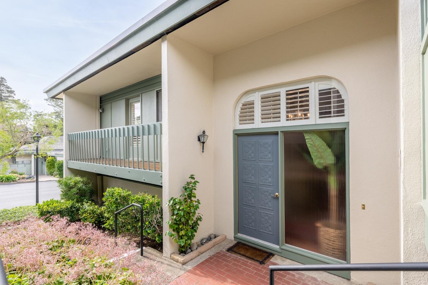 Detail Gallery Image 4 of 24 For 83 High Meadow Ln, Carmel,  CA 93923 - 3 Beds | 3 Baths