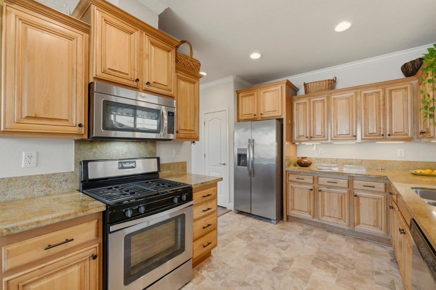 Detail Gallery Image 21 of 55 For 195 Blossom Hill Rd #161,  San Jose,  CA 95123 - 3 Beds | 2 Baths