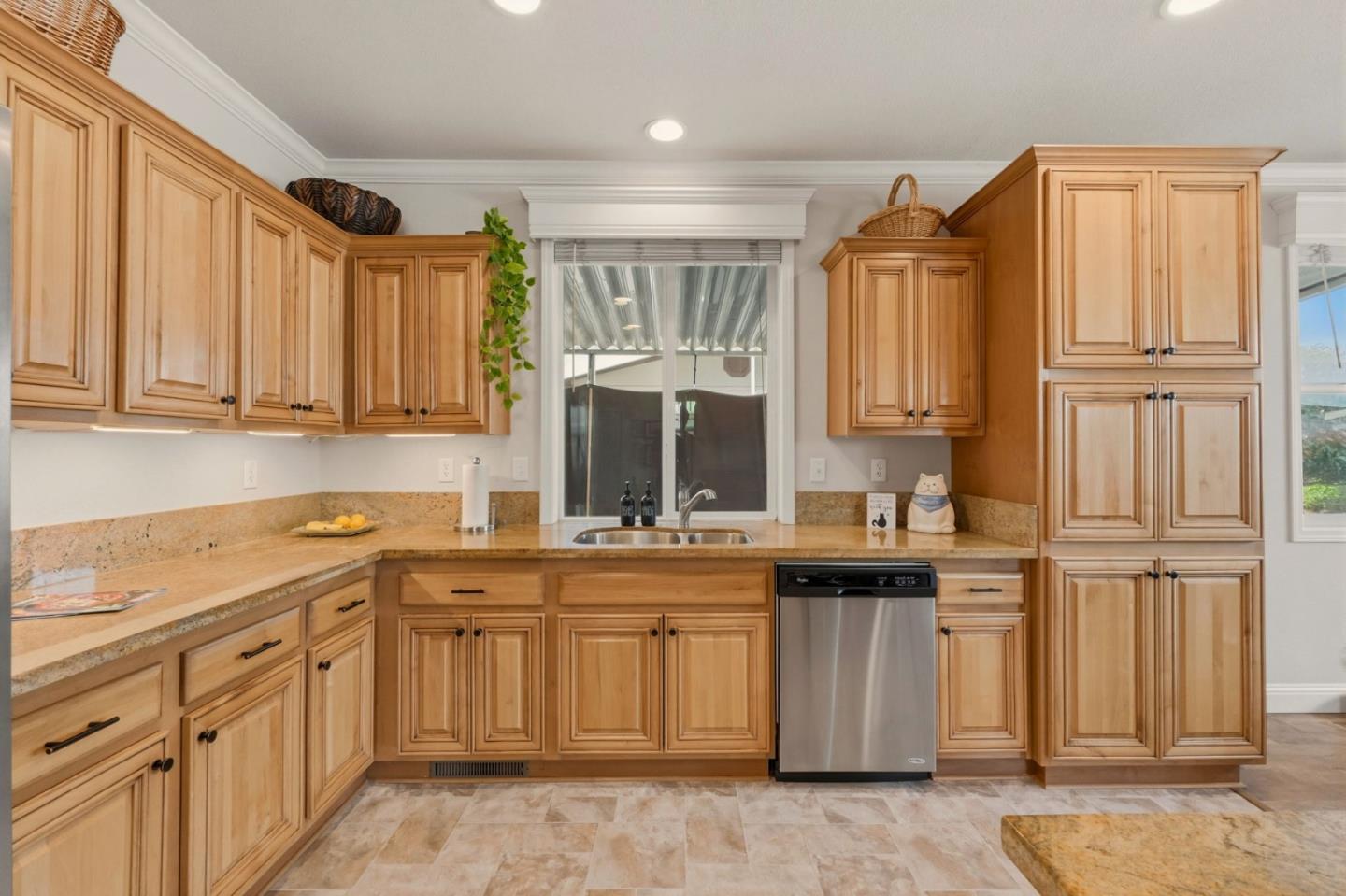 Detail Gallery Image 24 of 55 For 195 Blossom Hill Rd #161,  San Jose,  CA 95123 - 3 Beds | 2 Baths