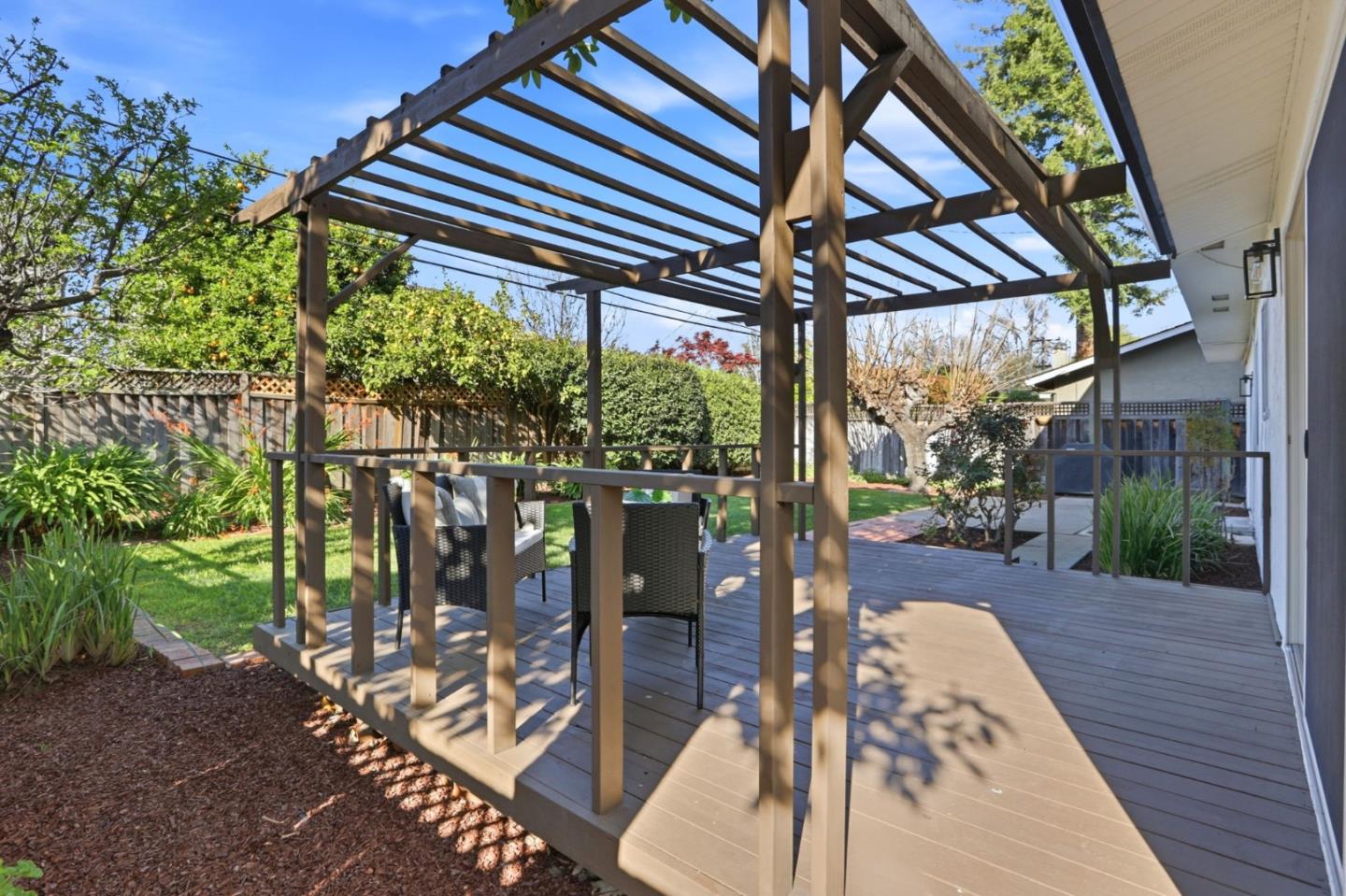 Detail Gallery Image 7 of 42 For 2503 Booksin Ave, San Jose,  CA 95125 - 5 Beds | 3 Baths