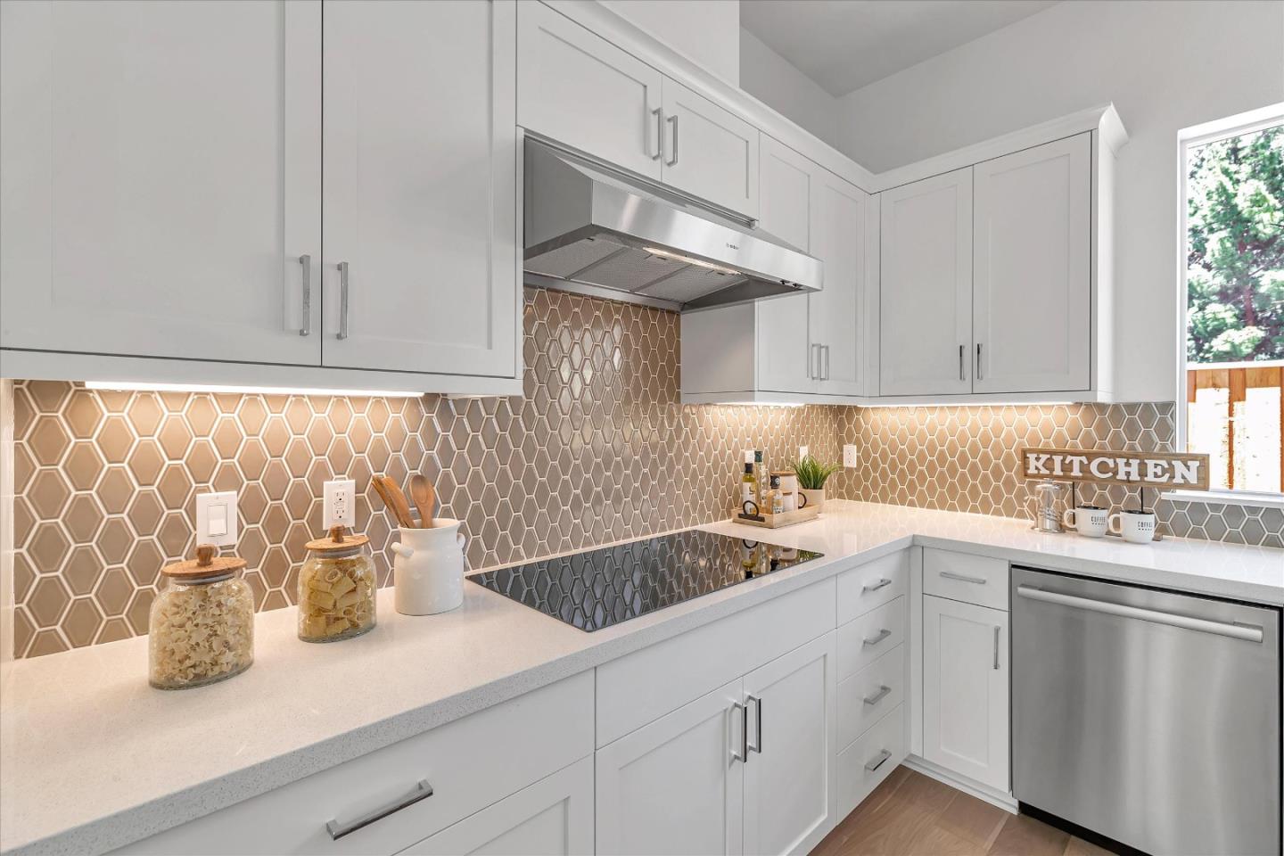 Detail Gallery Image 10 of 36 For 326 Isabelline Ct, San Ramon,  CA 94583 - 4 Beds | 4/1 Baths