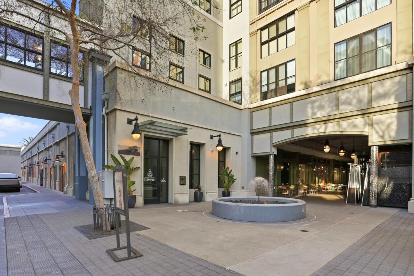 Detail Gallery Image 3 of 32 For 333 Santana Row #308,  San Jose,  CA 95128 - 2 Beds | 1/1 Baths