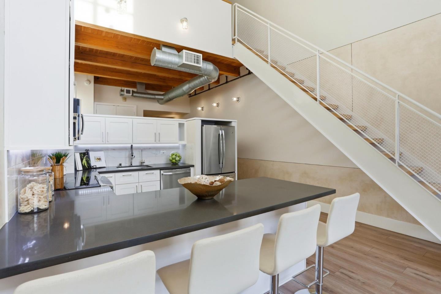 Detail Gallery Image 8 of 32 For 333 Santana Row #308,  San Jose,  CA 95128 - 2 Beds | 1/1 Baths