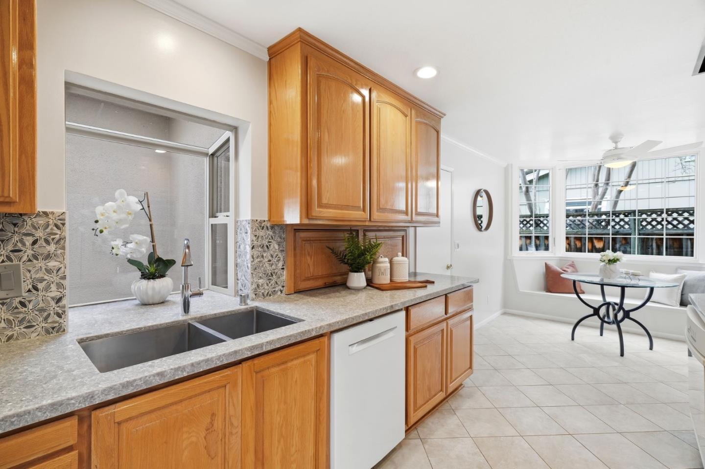 Detail Gallery Image 11 of 29 For 5492 Castle Glen Ave, San Jose,  CA 95129 - 3 Beds | 2 Baths