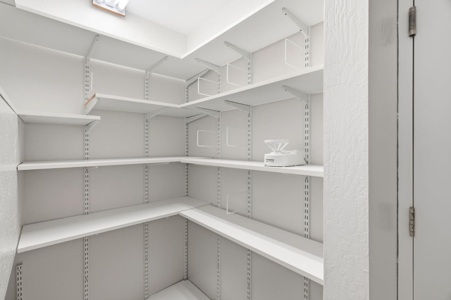 Detail Gallery Image 14 of 29 For 5492 Castle Glen Ave, San Jose,  CA 95129 - 3 Beds | 2 Baths