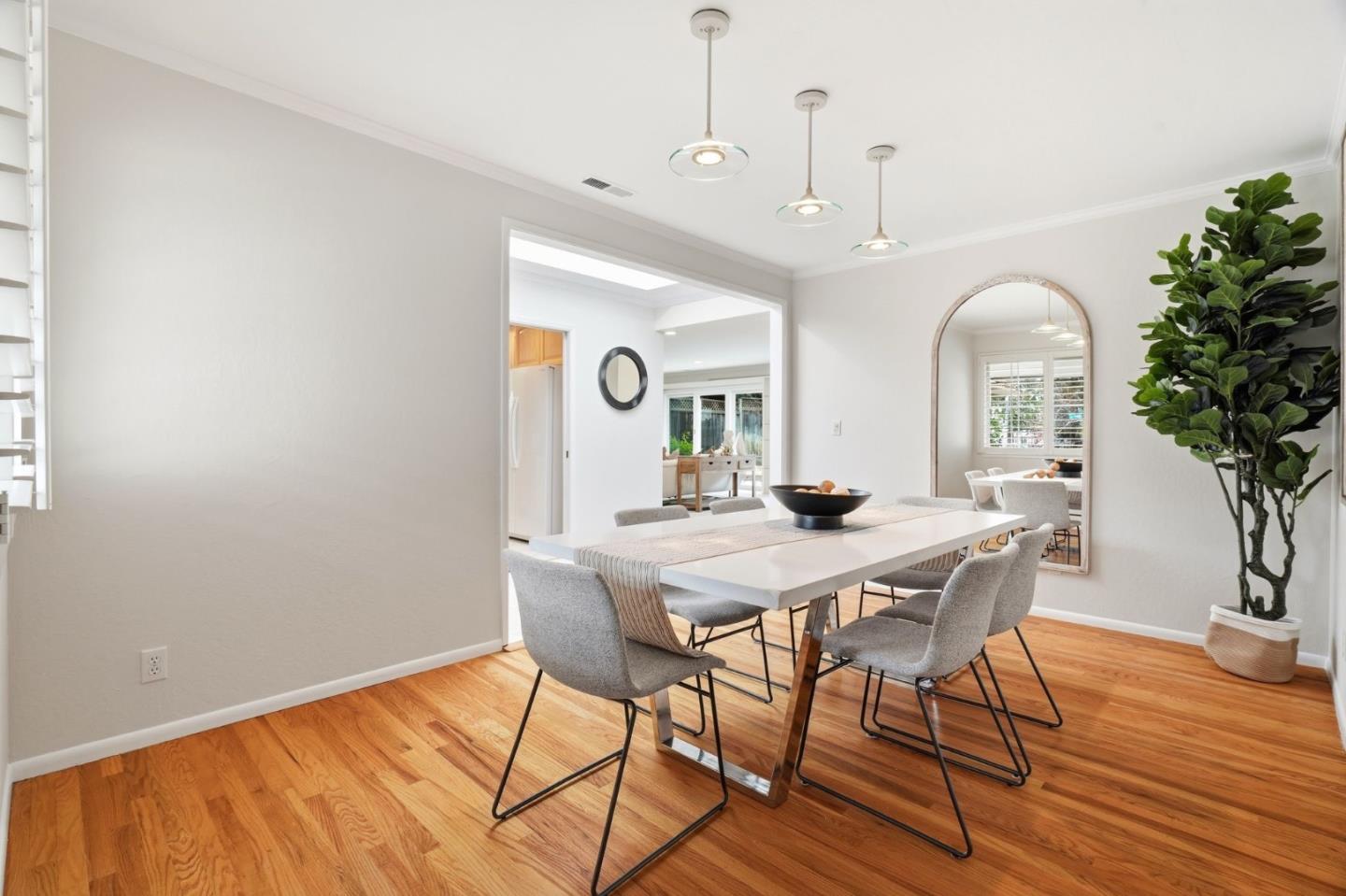 Detail Gallery Image 8 of 29 For 5492 Castle Glen Ave, San Jose,  CA 95129 - 3 Beds | 2 Baths