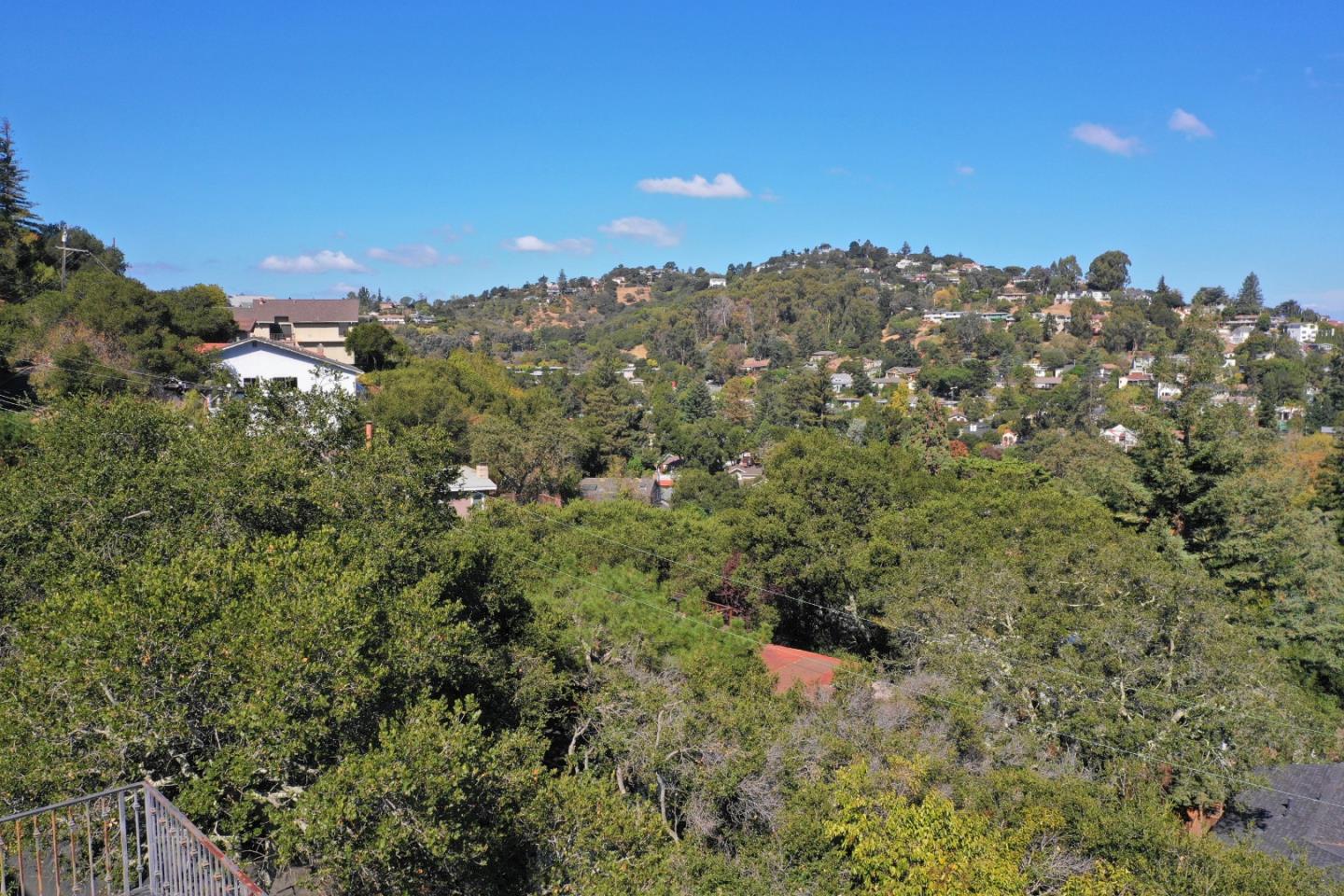 Detail Gallery Image 4 of 7 For 39 Madera, San Carlos,  CA 94070 - – Beds | – Baths