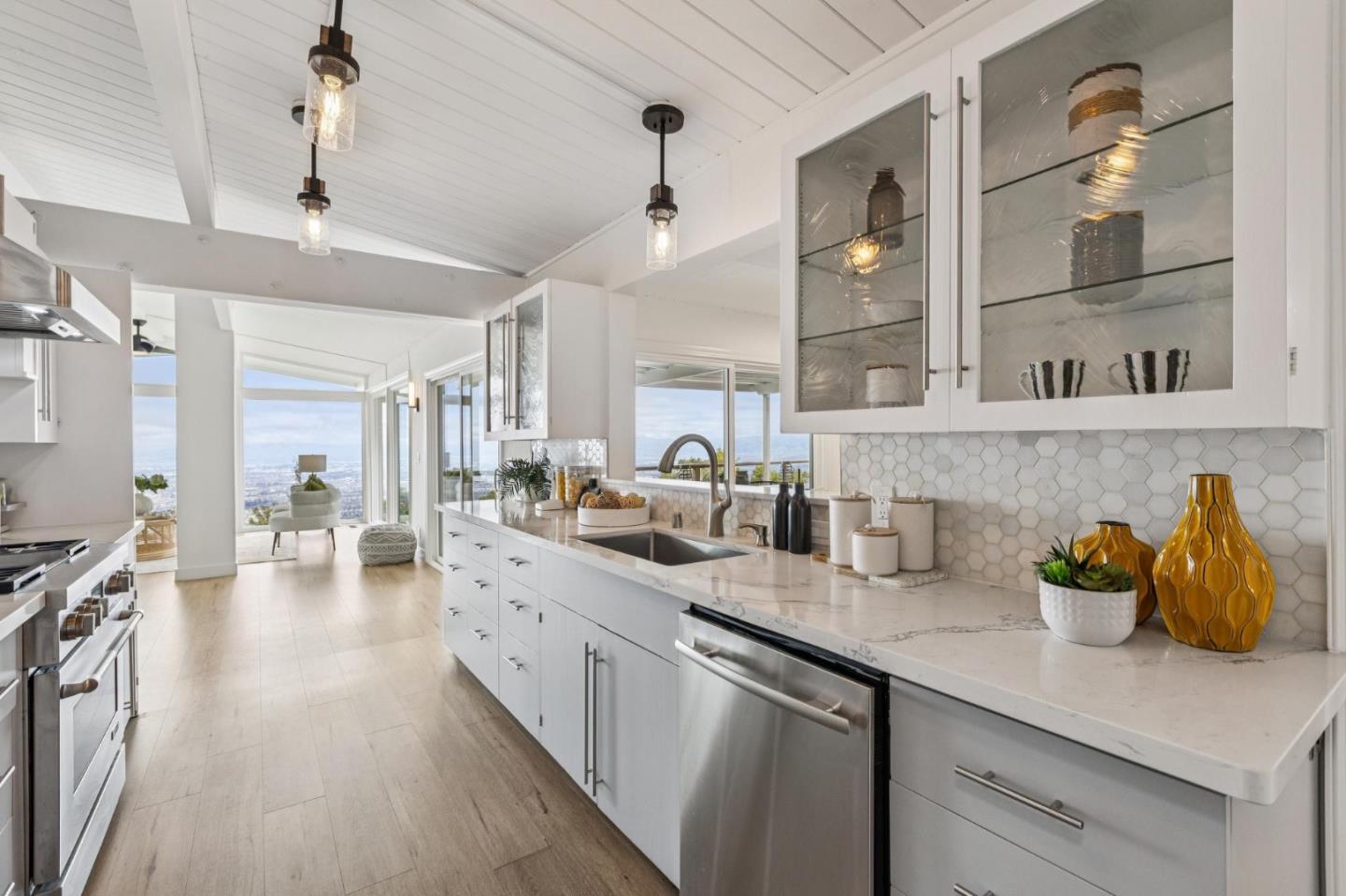 Detail Gallery Image 8 of 37 For 15684 Apollo Heights Ct, Saratoga,  CA 95070 - 5 Beds | 3 Baths