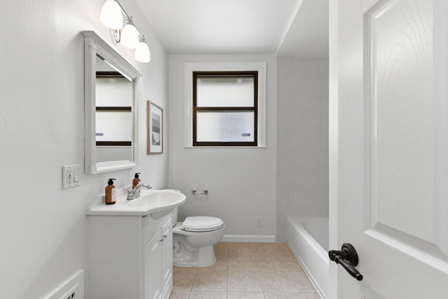 Detail Gallery Image 19 of 33 For 460 Hazel Ave, Millbrae,  CA 94030 - 5 Beds | 3 Baths