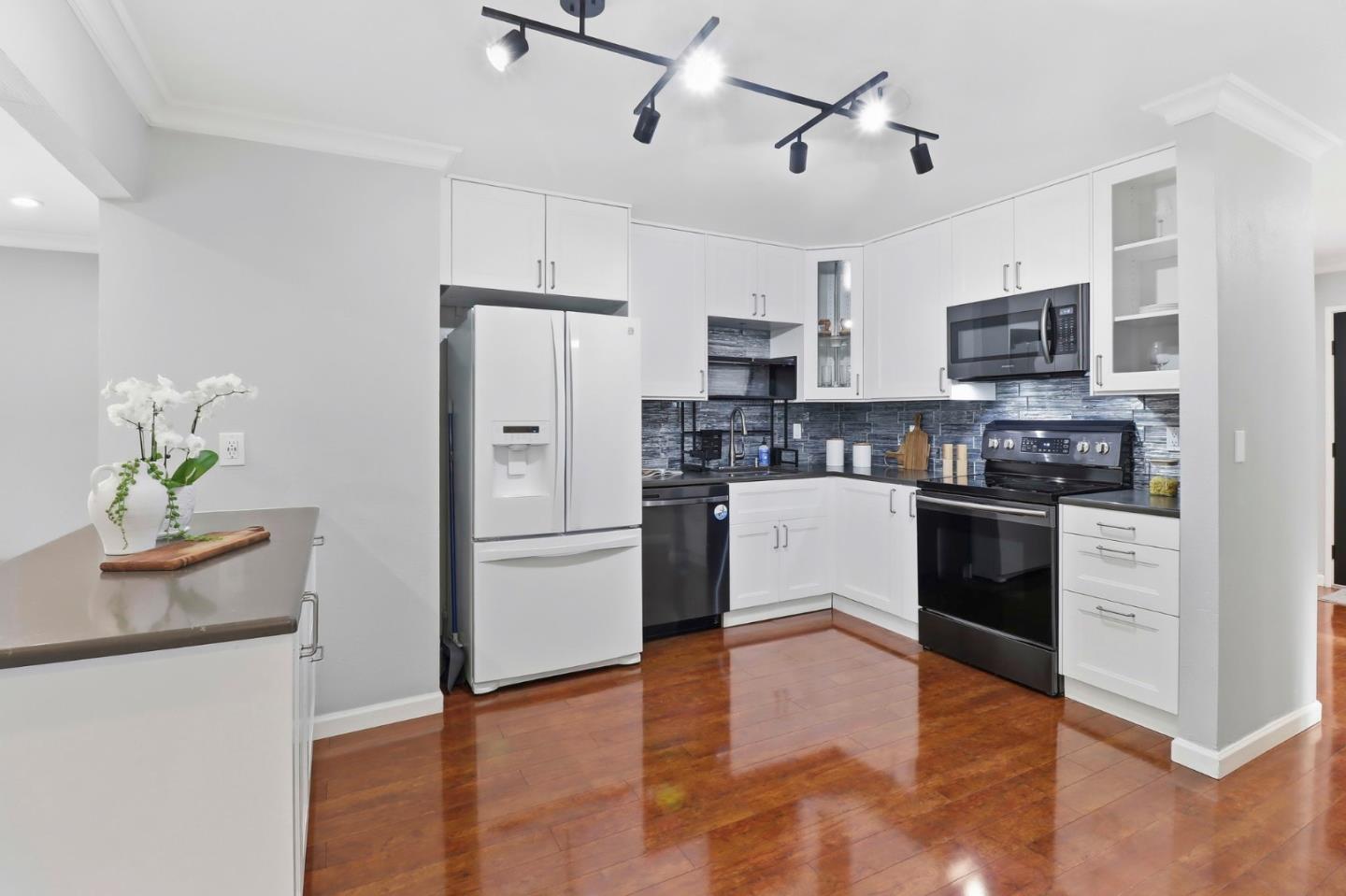 Detail Gallery Image 3 of 25 For 785 Stardust Ln, San Jose,  CA 95123 - 3 Beds | 2 Baths