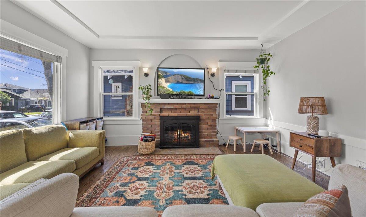 Detail Gallery Image 5 of 35 For 175 Hobson St, San Jose,  CA 95110 - 3 Beds | 2 Baths