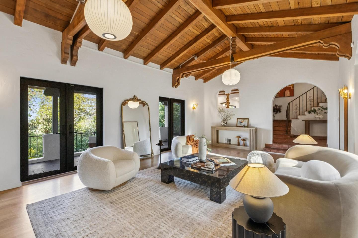 Detail Gallery Image 11 of 67 For 2323 Summit Dr, Hillsborough,  CA 94010 - 5 Beds | 5 Baths