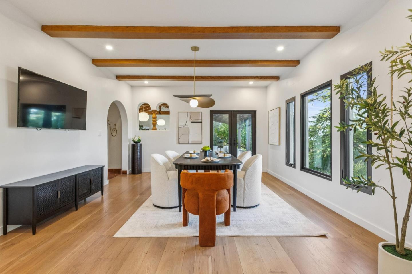 Detail Gallery Image 15 of 67 For 2323 Summit Dr, Hillsborough,  CA 94010 - 5 Beds | 5 Baths