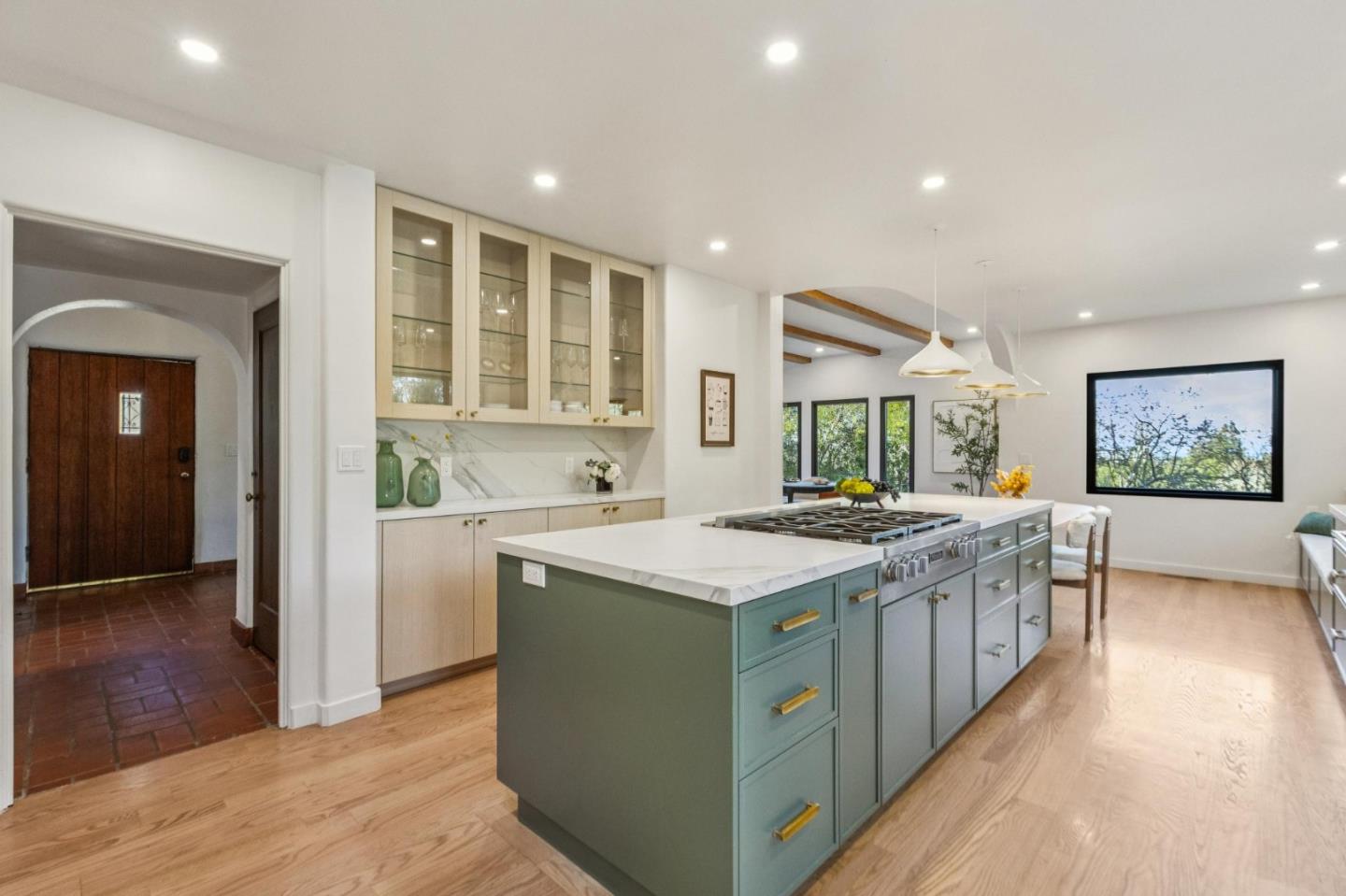 Detail Gallery Image 22 of 67 For 2323 Summit Dr, Hillsborough,  CA 94010 - 5 Beds | 5 Baths