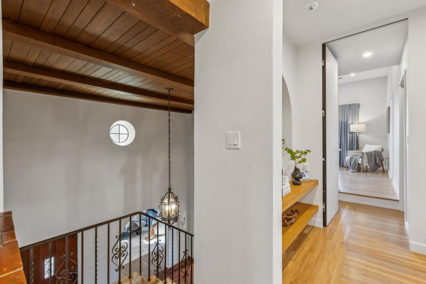 Detail Gallery Image 25 of 67 For 2323 Summit Dr, Hillsborough,  CA 94010 - 5 Beds | 5 Baths