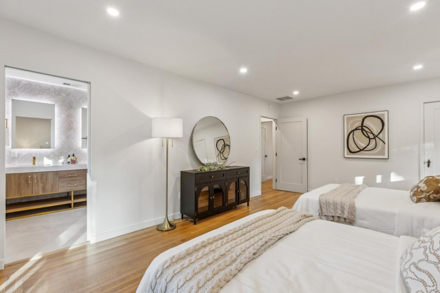 Detail Gallery Image 35 of 67 For 2323 Summit Dr, Hillsborough,  CA 94010 - 5 Beds | 5 Baths