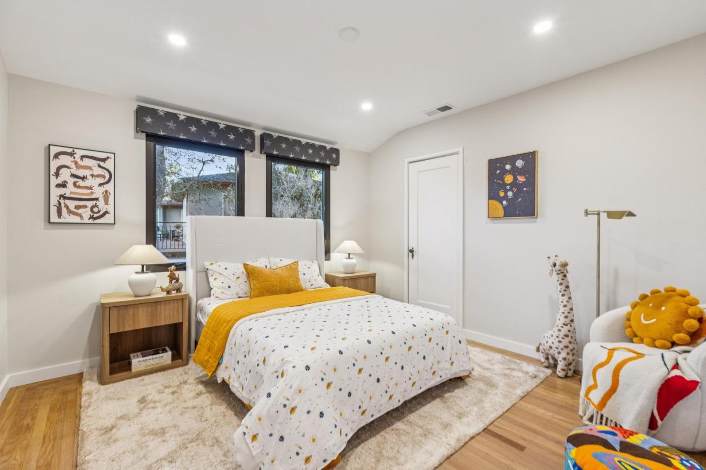 Detail Gallery Image 37 of 67 For 2323 Summit Dr, Hillsborough,  CA 94010 - 5 Beds | 5 Baths