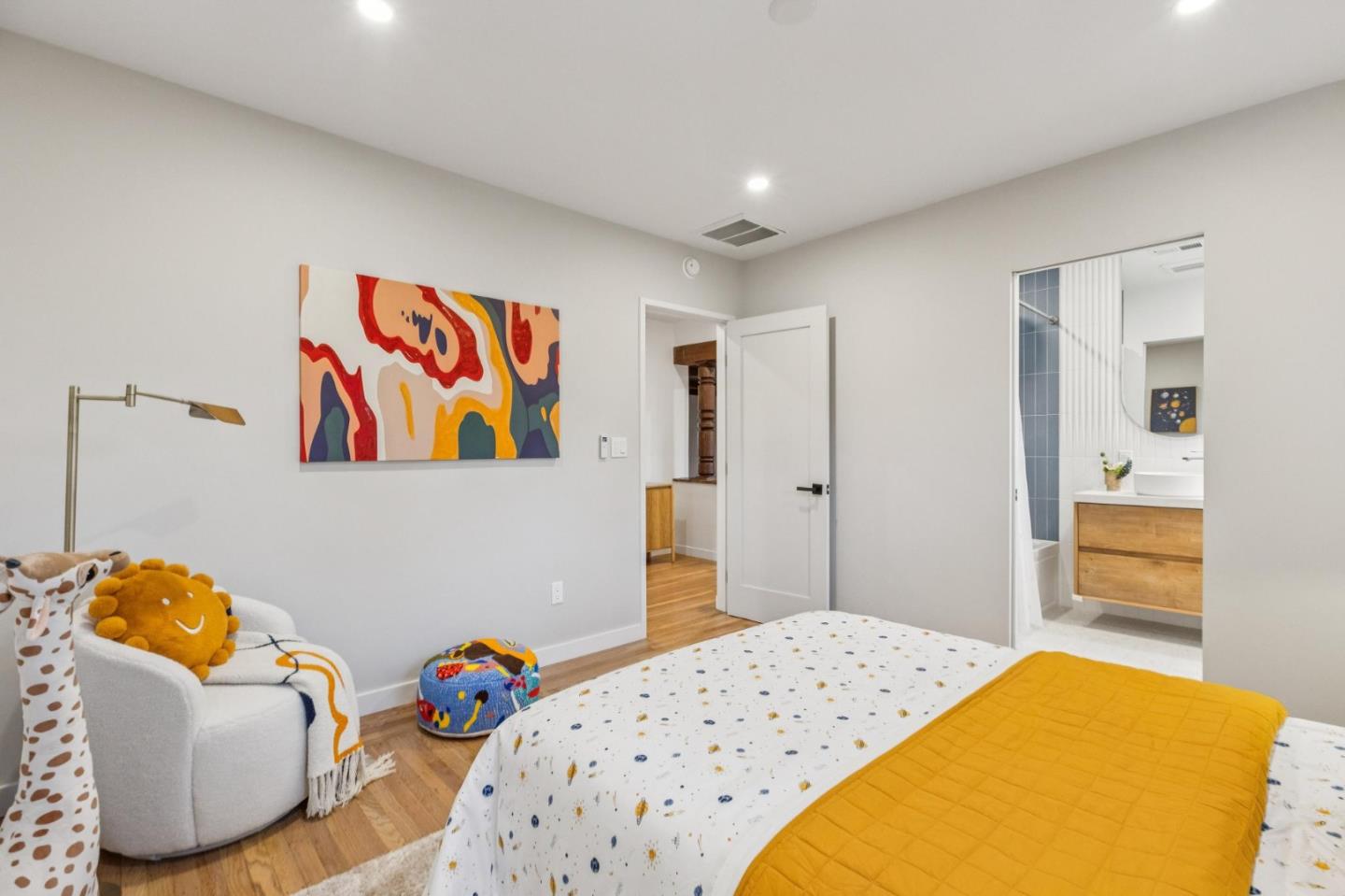 Detail Gallery Image 38 of 67 For 2323 Summit Dr, Hillsborough,  CA 94010 - 5 Beds | 5 Baths