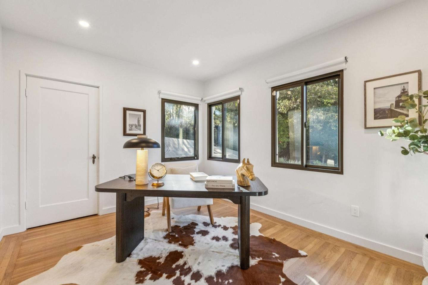 Detail Gallery Image 40 of 67 For 2323 Summit Dr, Hillsborough,  CA 94010 - 5 Beds | 5 Baths