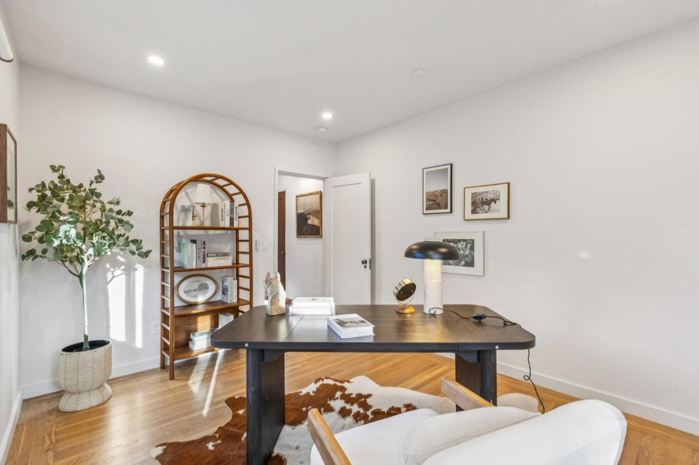 Detail Gallery Image 41 of 67 For 2323 Summit Dr, Hillsborough,  CA 94010 - 5 Beds | 5 Baths