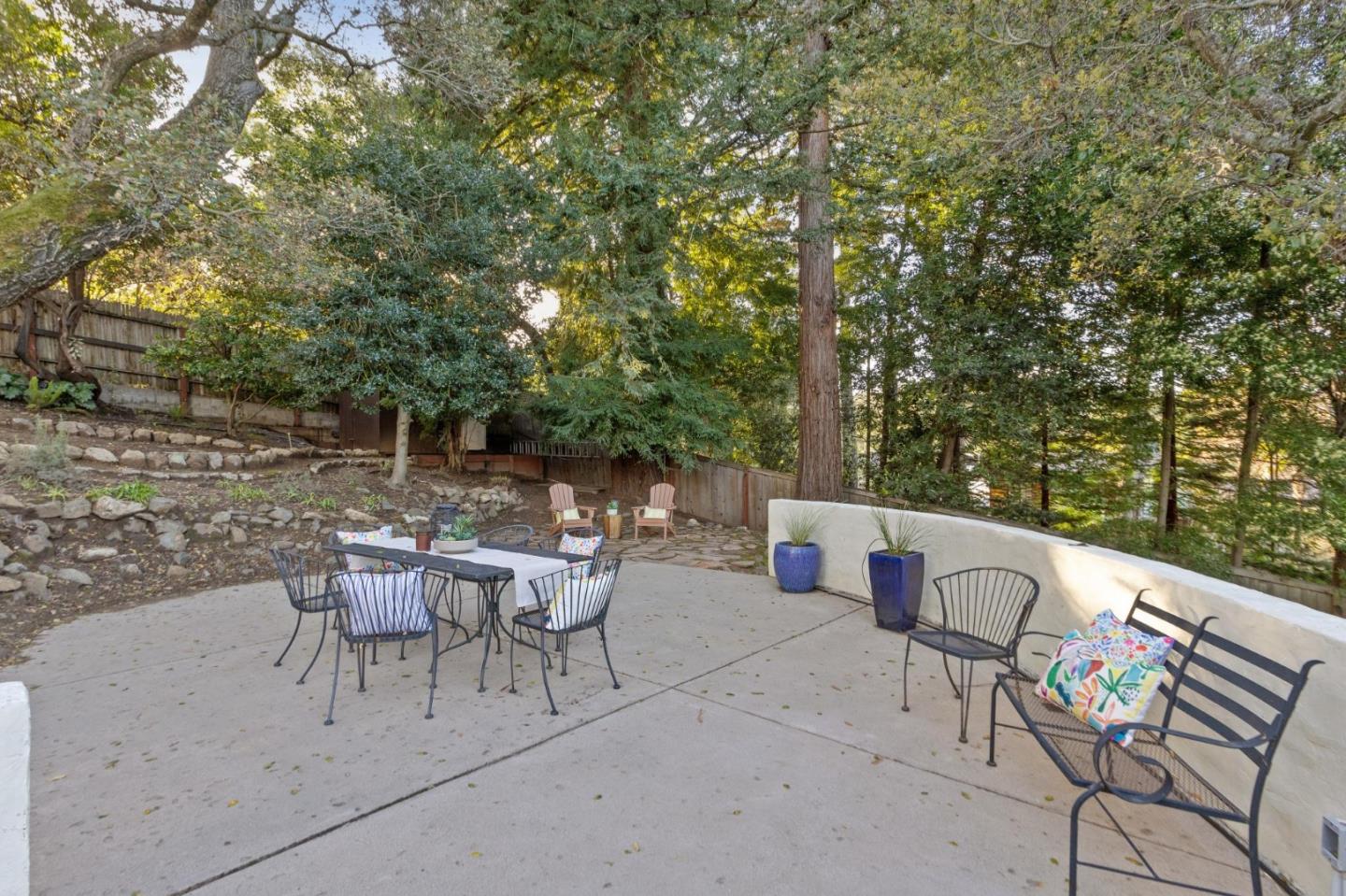 Detail Gallery Image 58 of 67 For 2323 Summit Dr, Hillsborough,  CA 94010 - 5 Beds | 5 Baths